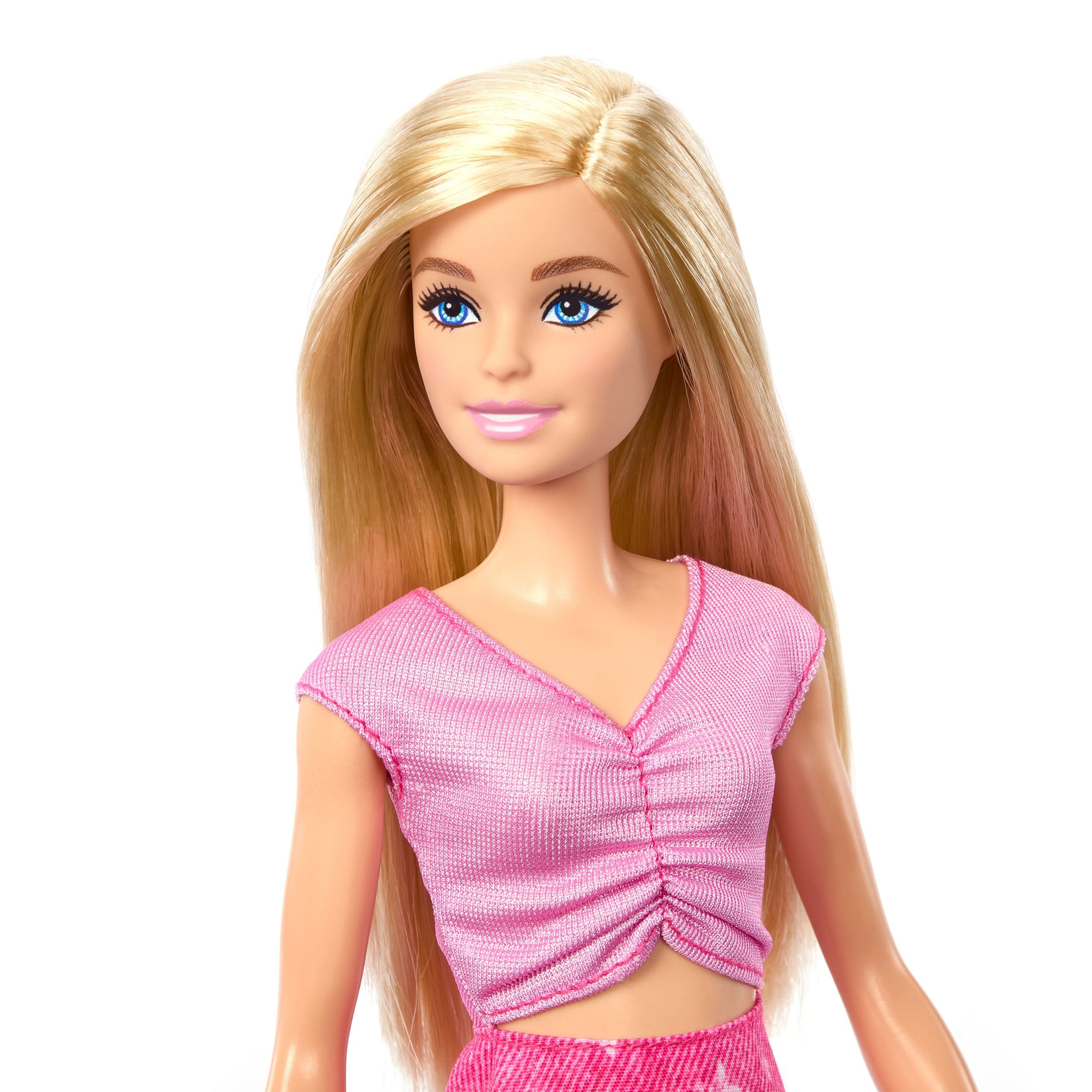 Barbie Family & Friends Limitless Adventure 'Malibu' Fashion Doll With 10+ Travel-Themed Accessories - Image 3