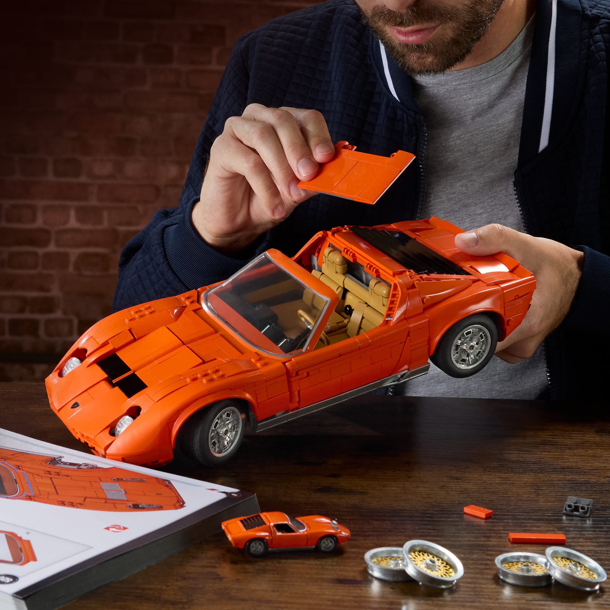 Mattel Brick Shop Hot Wheels Jogo de Constru??o Premium Lamborghini Miura P400 SV - Image 2