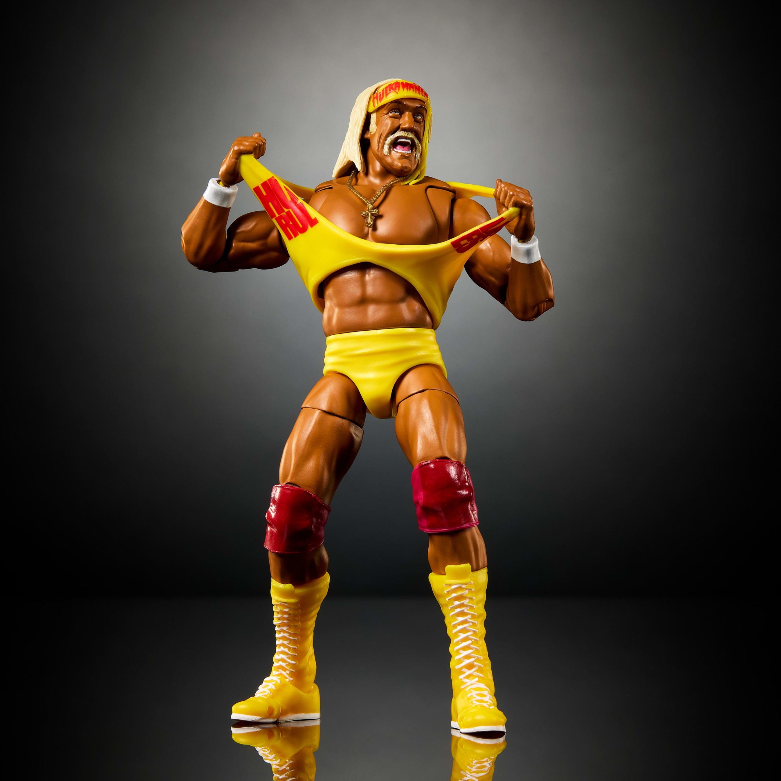 WWE Ultimate Edition Hulk Hogan Action Figure & Accessories Set. 6-inch Collectible - Image 4