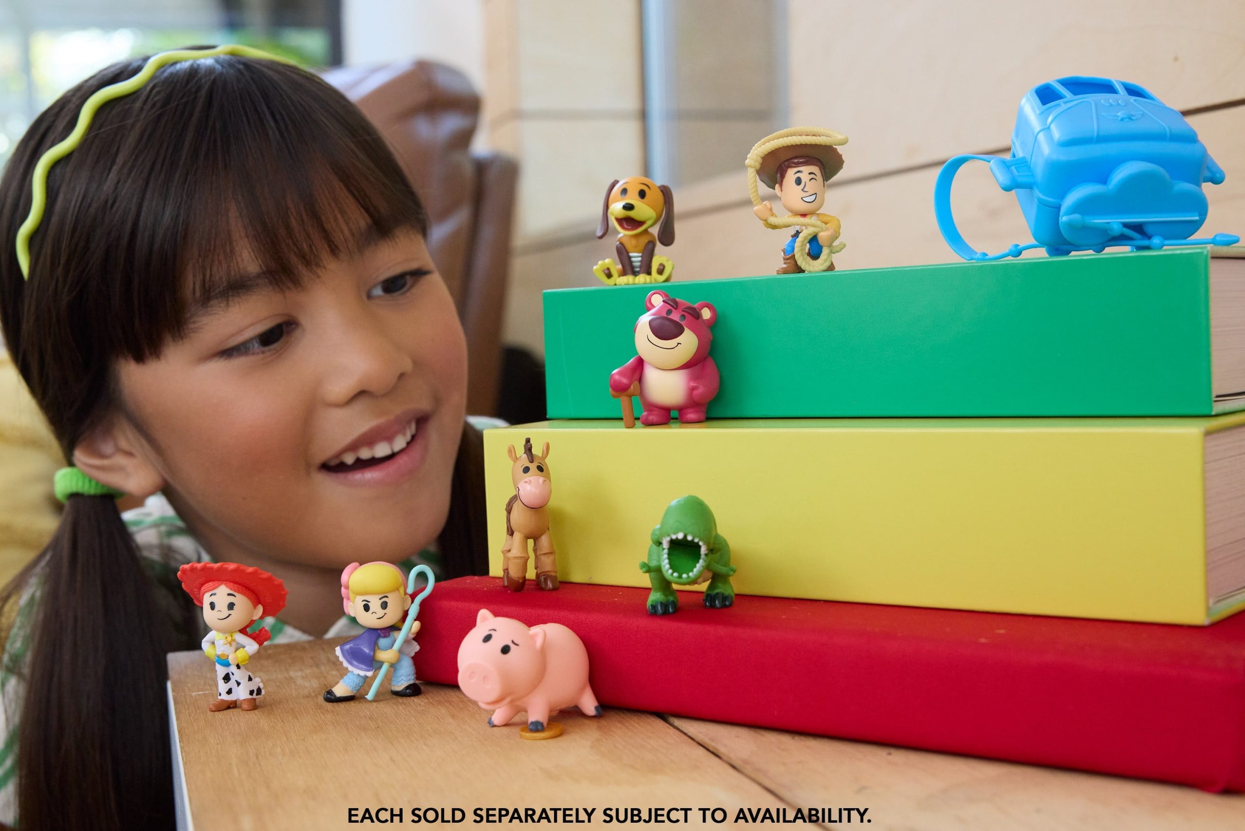 Disney And Pixar Toy Story 5 Small Stars Mini Figures. Movie Toys in Accessory Backpack - Image 2