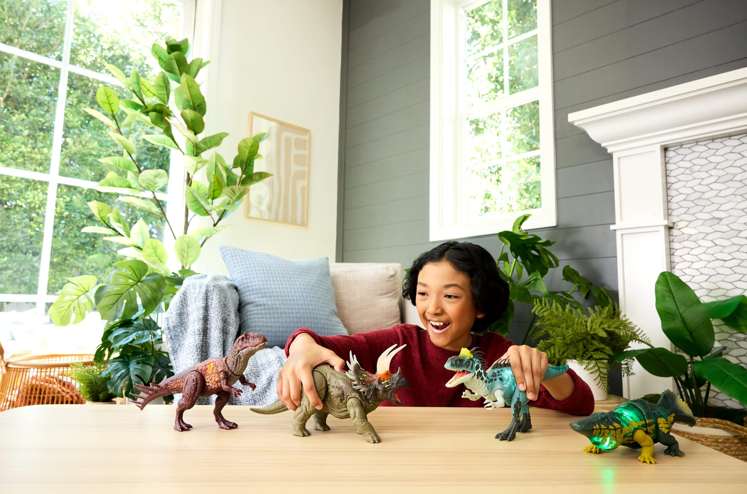 Jurassic World Wild Roar Crylophosaurus Dinosaur Action Figure Toy. Attack & Light & Sound - Image 2