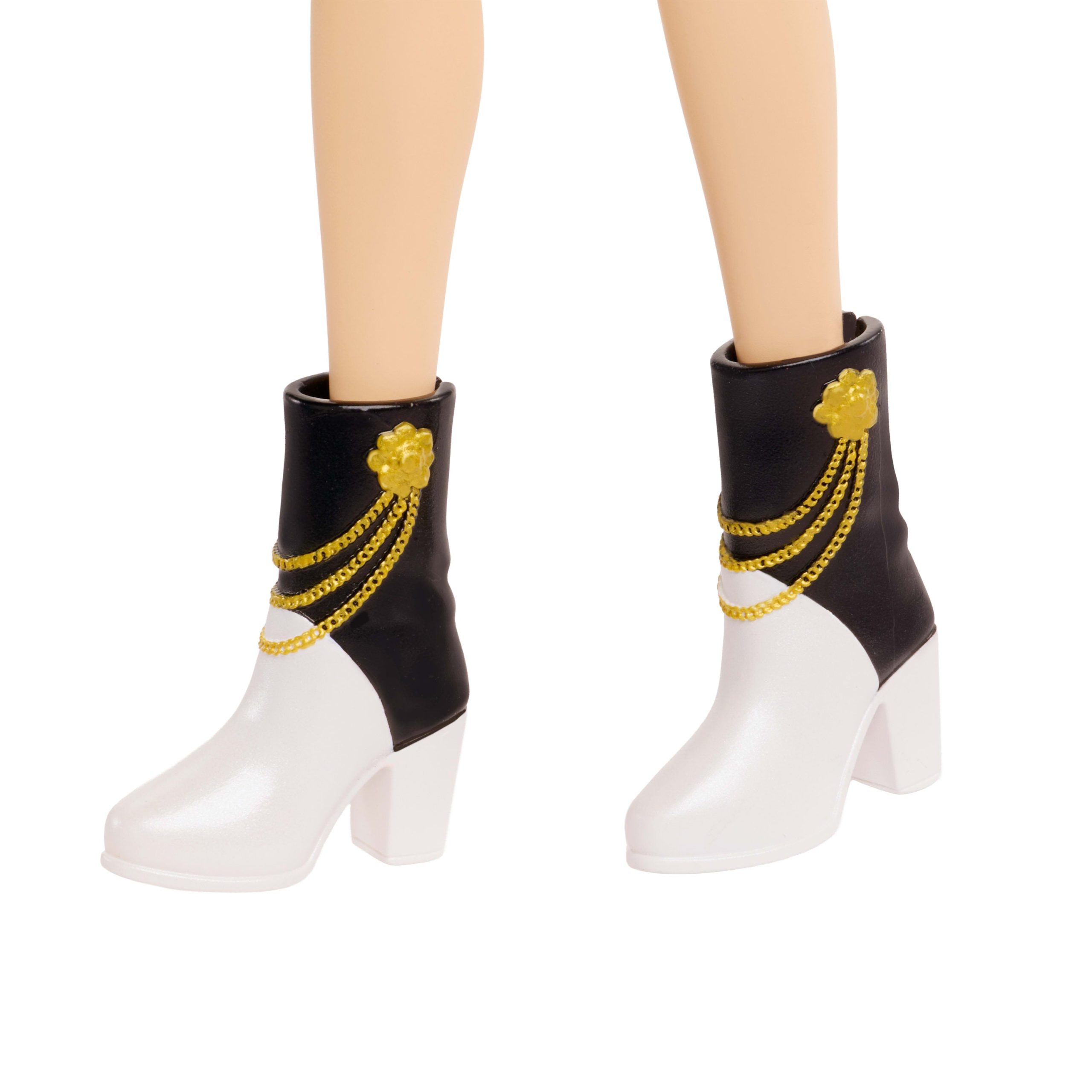 KPop Demon Hunters HUNTR/X Mira Golden Singing Doll in Removable Outfit & 5 Posable Joints - Image 4