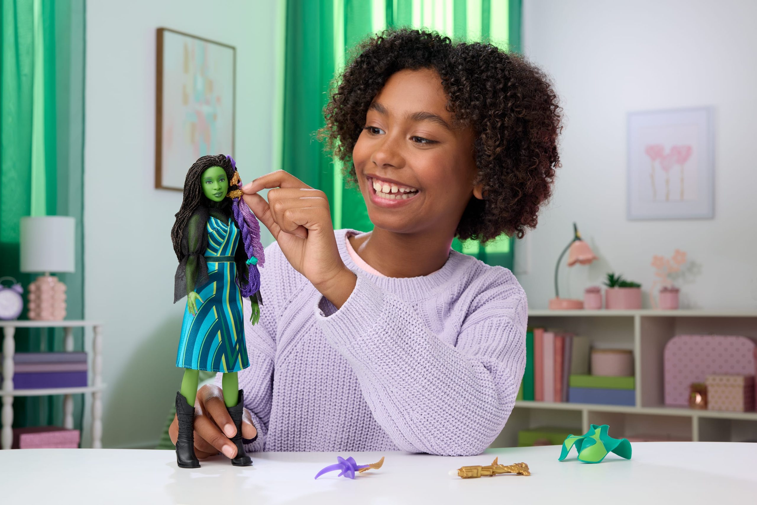 Universal Pictures' Wicked Get Ready With Elphaba Doll Set With 7 Accessories & Color Change Nails - Image 2
