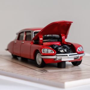 Hot Wheels x MoMA Citro?n DS 23 Sedan