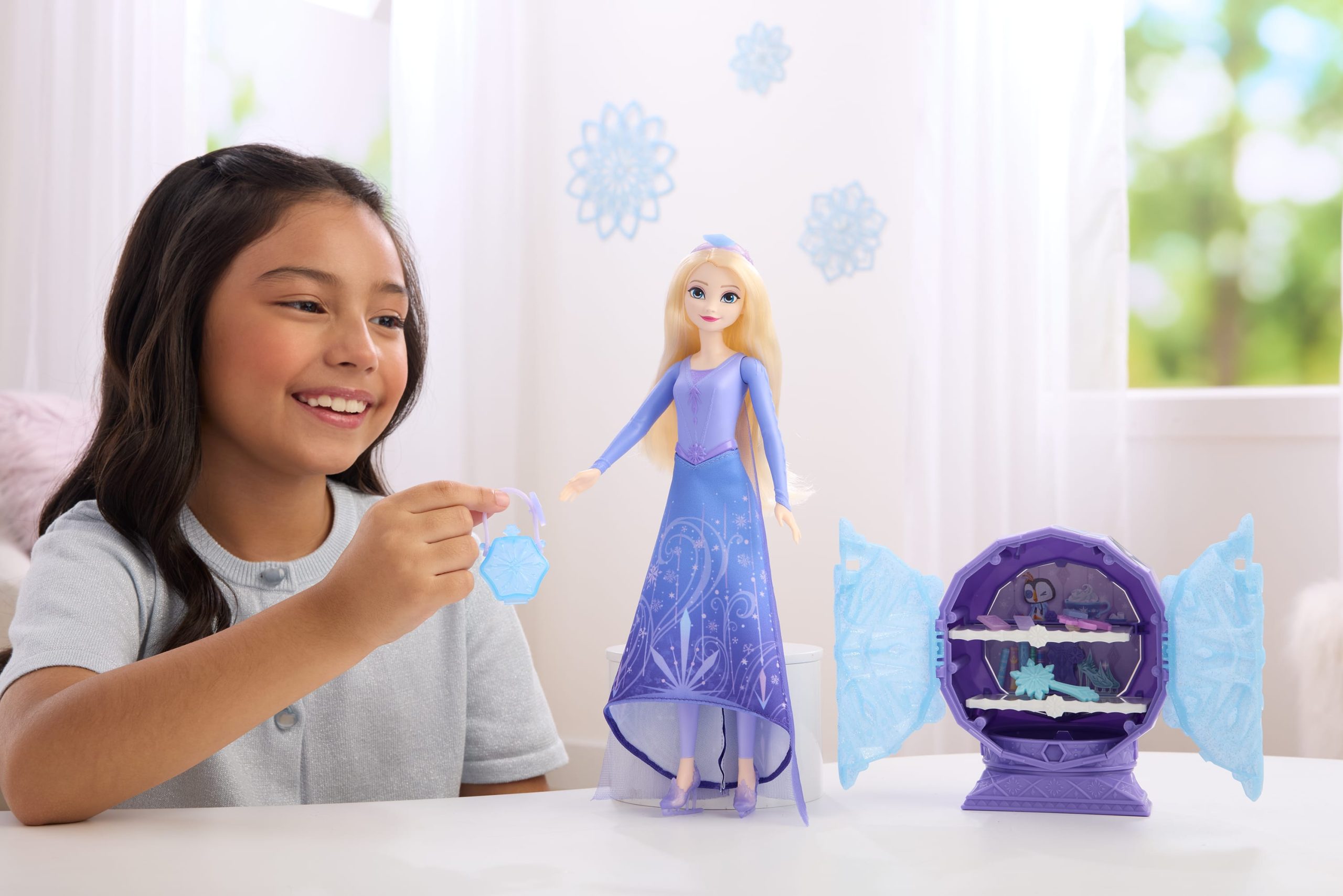 Disney La Reine des Neiges?Poup??e Jewel Reveal Elsa Reine du Patinage - Image 2