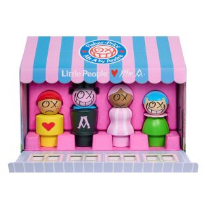 Fisher-Price x Andr?? Saraiva Figure Set