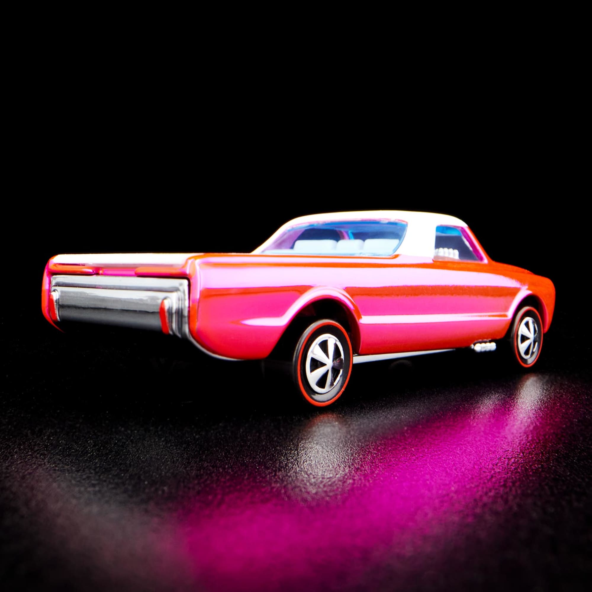 Hot Wheels RLC EXCLUSIVE 2022 PINK EDITIONS CUSTOM FLEETSIDE? - Image 2