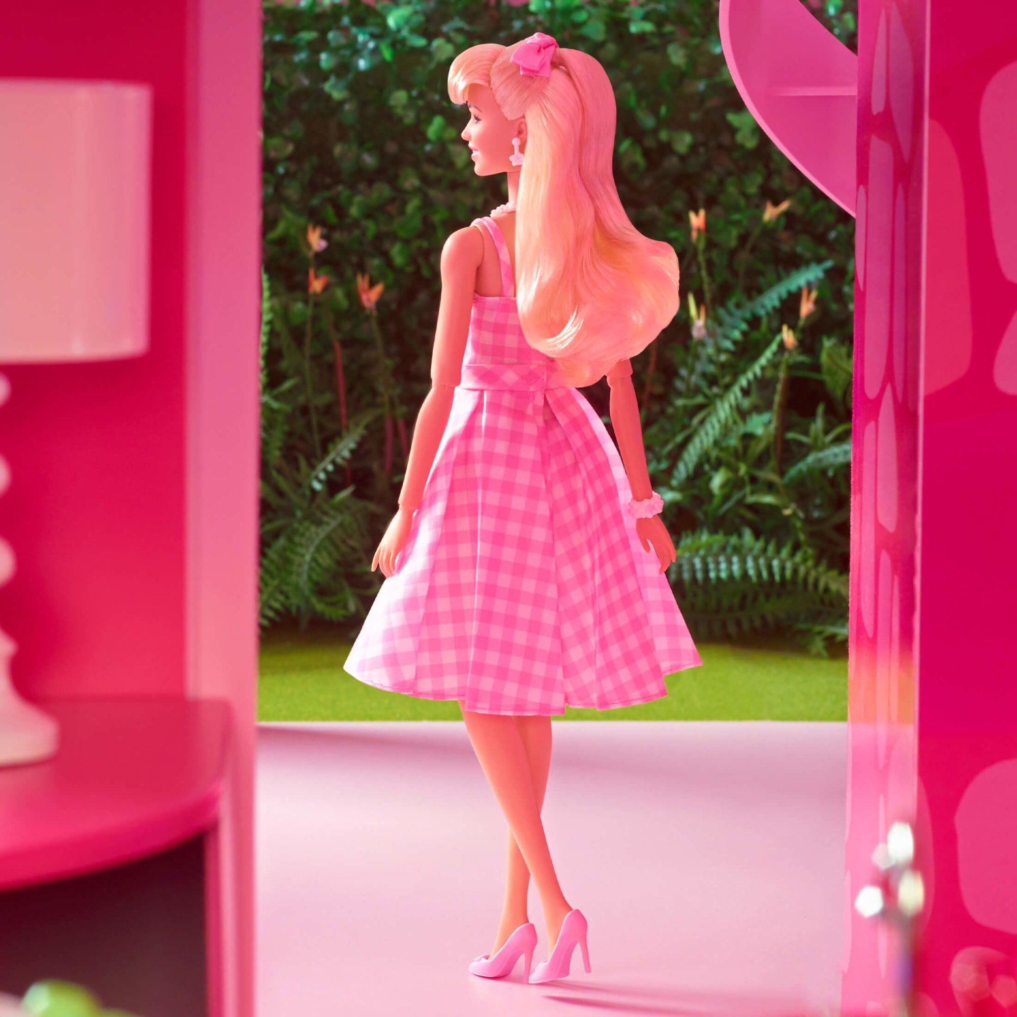 Barbie in Pink Gingham Dress ?C Barbie The Movie - Image 13